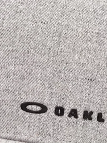 Șapcă Oakley plasă gri