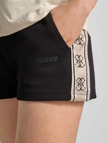 Guess Szorty sportowe Britney czarny