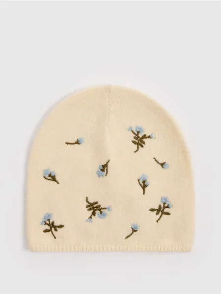 Mohito Beanie kepurė su siuviniu kreminė