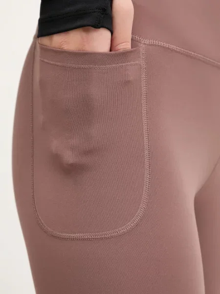 Однотонные шорты Under Armour розовые