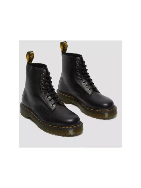 Botki Dr. Martens sznurowane skórzane czarne