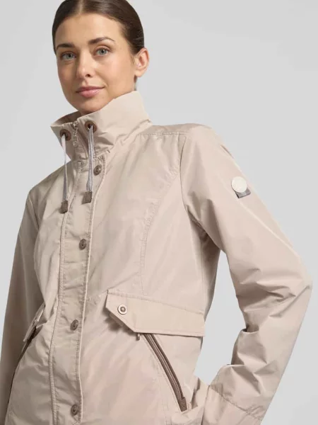 Kurtka w kroju regular fit z naszywką z logo Gil Bret beżowa