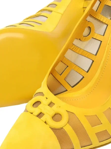 Pantofi cu toc Ferragamo din piele galben