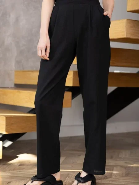 Женские брюки чорні