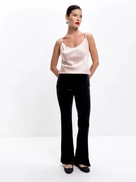Serena Silueta Nohavice Velvet flared trousers Petite' čierna