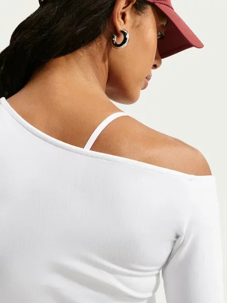 Nike Sportswear лонгслів з додаванням ліоцелю