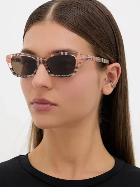 Burberry sončna očala roza