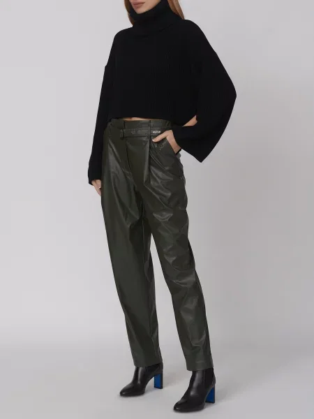 Светр J.b4 Just Before чорний