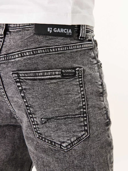 Garcia Džíny Ilyano Straight Fit šedá