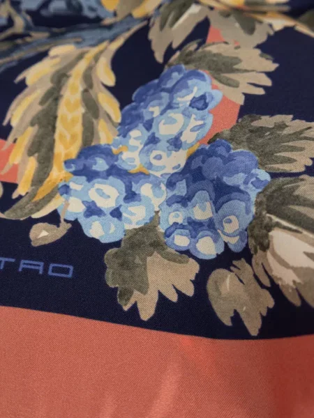 Fular Etro de mătase cu model floral cu imagine albastru