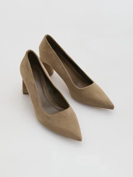 Туфли Reserved на толстом каблуке бежевые