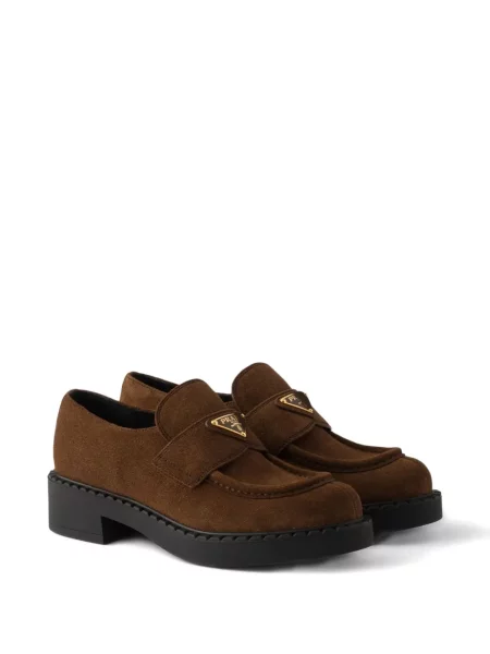 Pantofi loafer Prada din piele de căprioară maro