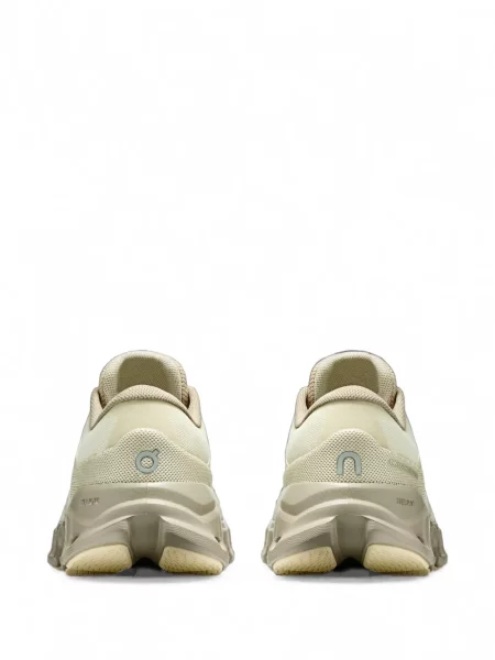 Sneakerși On