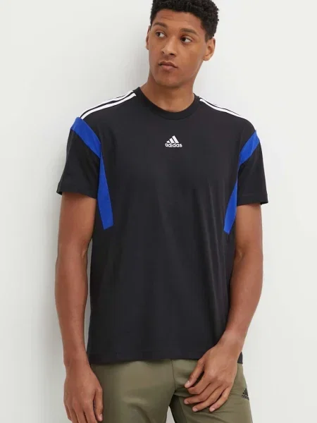 Тениска adidas с апликация черно