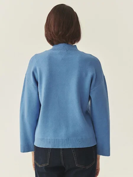 С яка водолазка Tatuum синьо