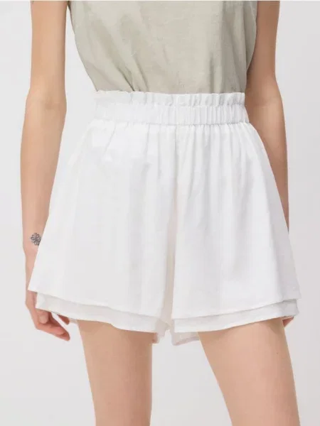 Reserved Шорти з льону та білий