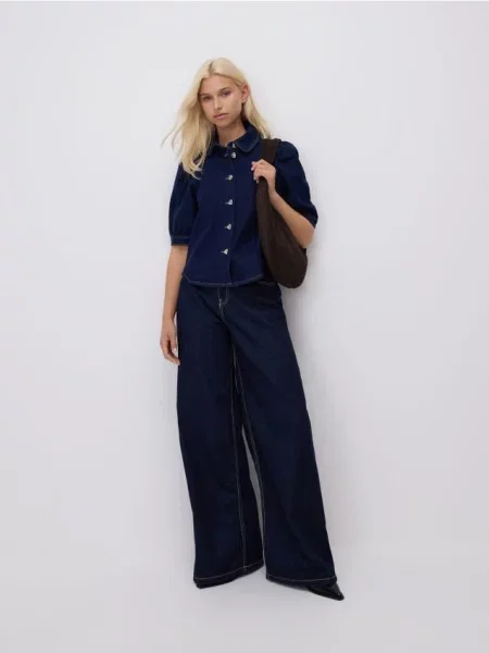 Reserved Джинсова сорочка з декоративними ґудзиками темно-синій синя