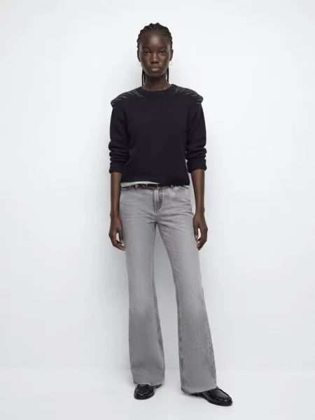 Sweter z poduszkami na ramionach i zdobieniami Teen XS MANGO TEEN czarny