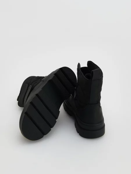 Дутики Reserved на липучках черные