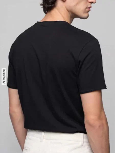 T-shirt z lekko zaokrąglonym dołem Strellson czarna