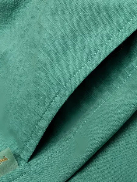 Pantaloni scurți Advisory Board Crystals cu cataramă de cristal verde