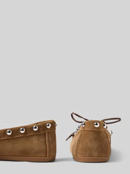 Loafersy z naturalnej skóry z obszyciem nitami Inuovo beżowe