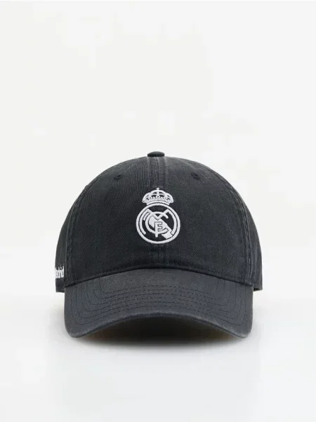 Reserved Șapcă Real Madrid gri-închis gri