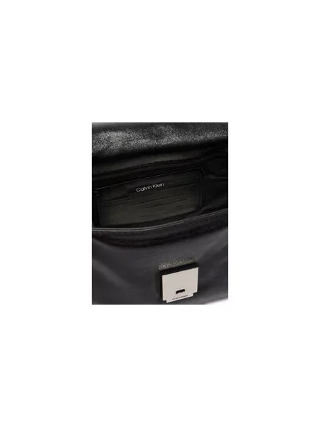 Kabelka Calvin Klein Emblem Hw Padded Crossbody čierna