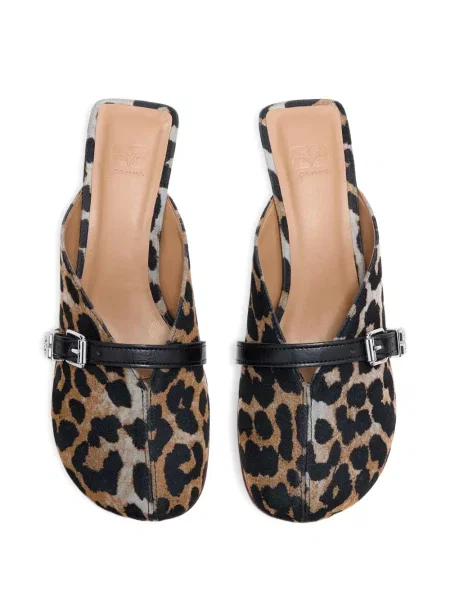Papuci tip mules Ganni cu imagine cu model leopard cu cataramă maro