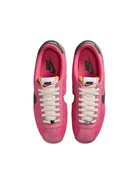 Pantofi Nike roz