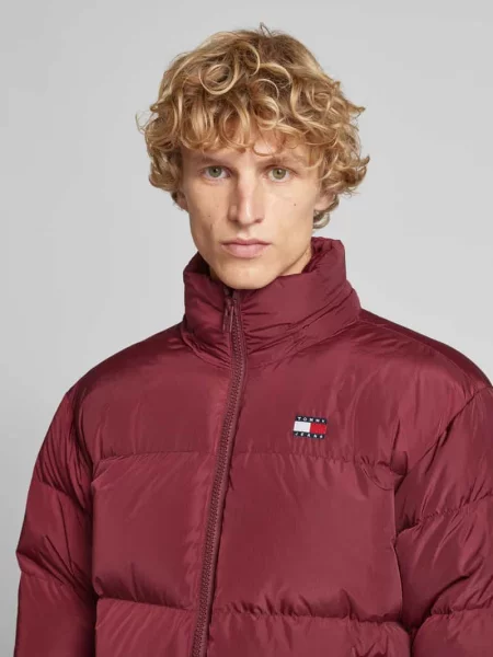 Kurtka pikowana z kapturem model ‘ALASKA’ Tommy Jeans bordowa