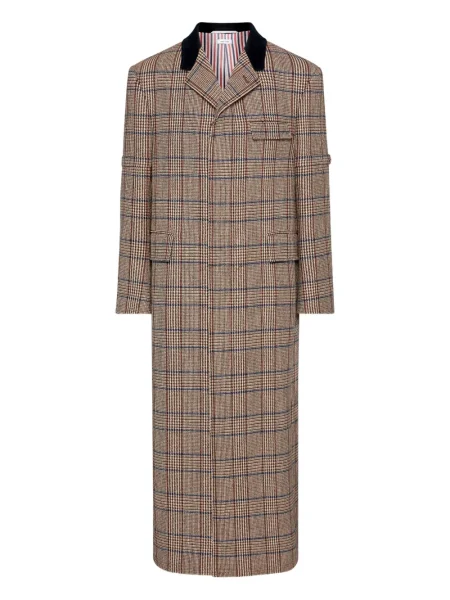 Palton Thom Browne în carouri
