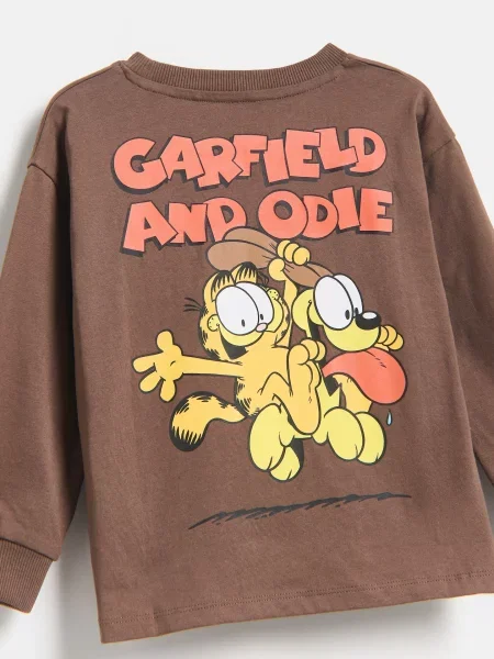 Reserved Лонгслив Garfield темно коричневий