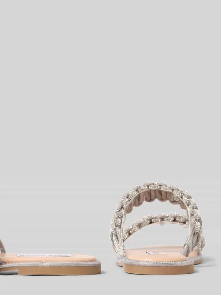 Klapki z obszyciem kamieniami stras model Nyssa' Steve Madden
