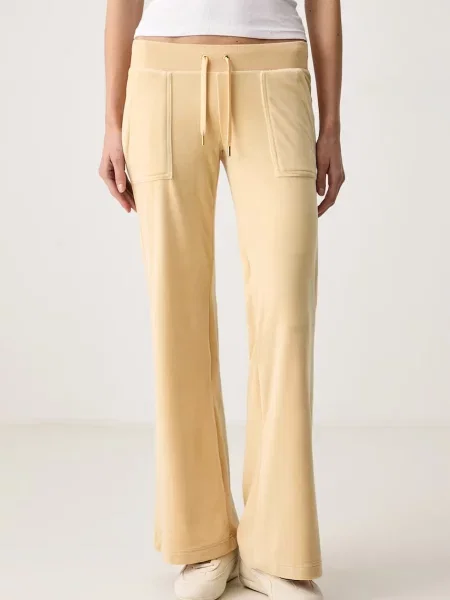 Juicy Couture pantaloni evazați flare pentru femei din velur LAYLA LOW RISE POCKET GOLD bej