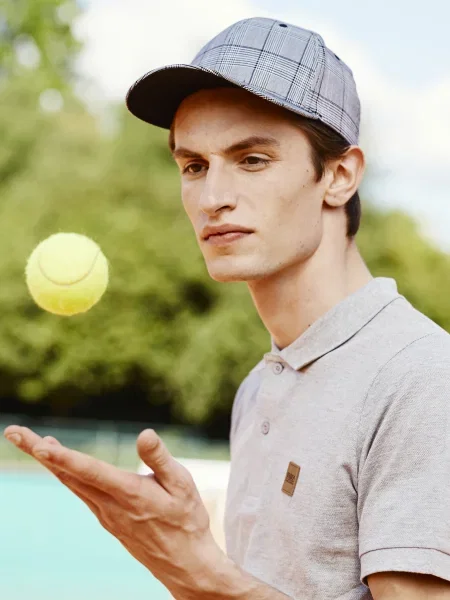 Kapa Flexfit s karirastim vzorcem siva