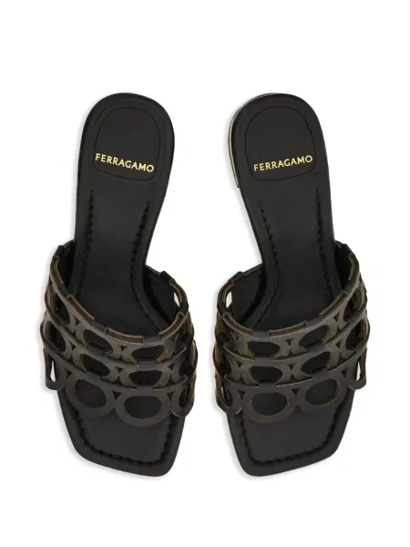 Сандали Ferragamo черно