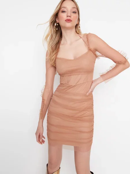 Rochie Trendyol clasică roz