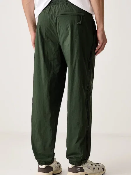 The North Face spodnie joggery Redbox zielone
