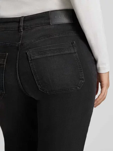 Jeansy Bootcut z mieszanka bawełny Christian Berg Woman czarne