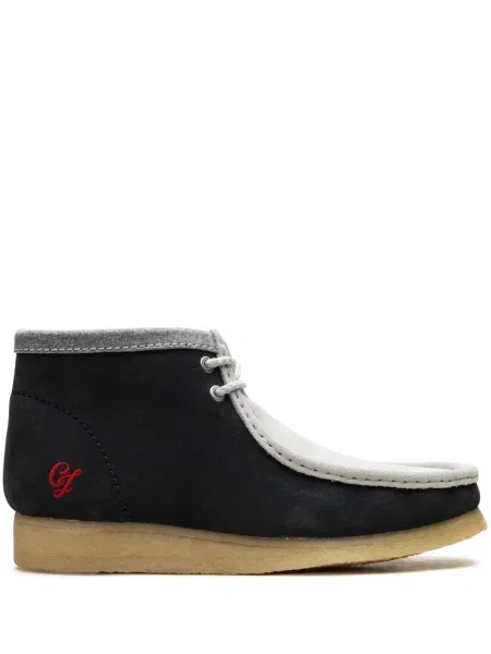 Botine Clarks din piele de căprioară gri