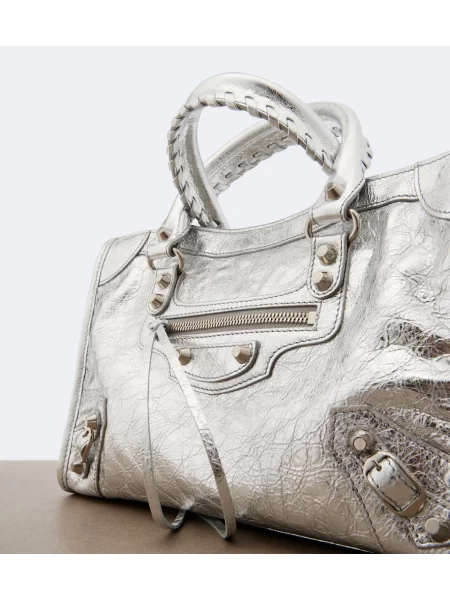 Top Balenciaga din piele
