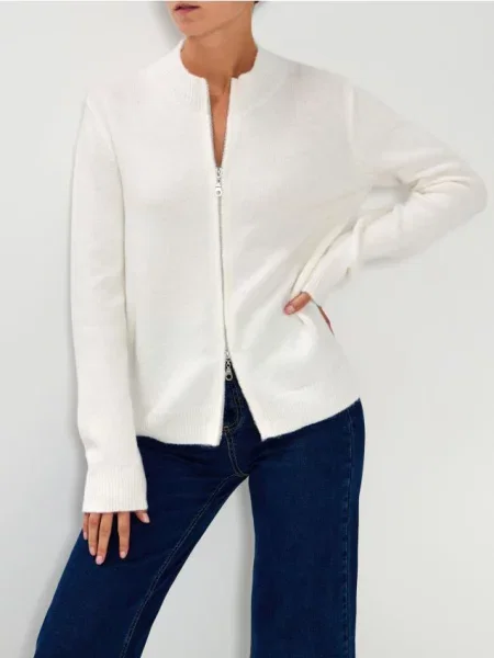 Джемпер на ґудзиках білий