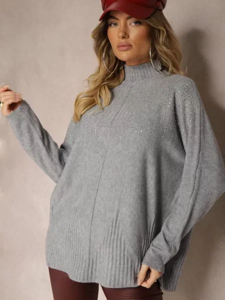 Jasnoszary Golf o Kroju Oversize z Eleganckim Cyrkoniowym Zdobieniem przy Dekolcie Melirra szary
