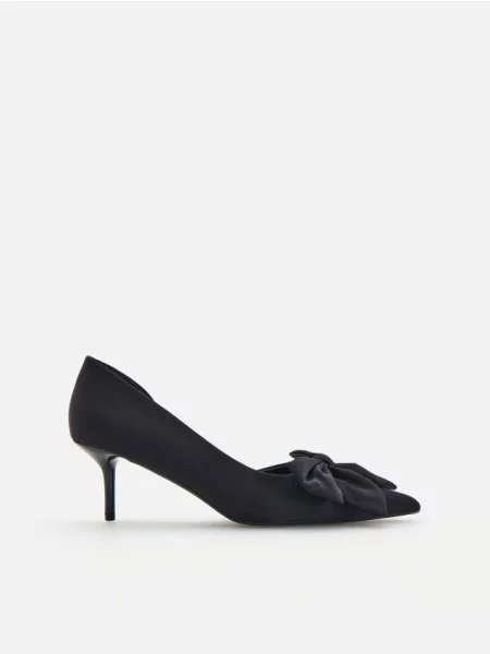 Reserved Pantofi cu fundițe negru