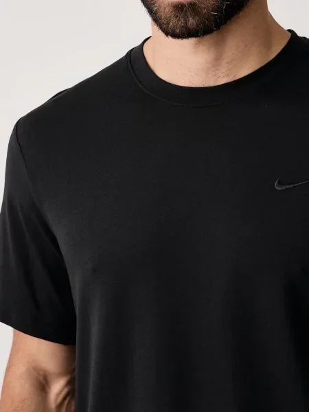 Спортивная футболка Nike