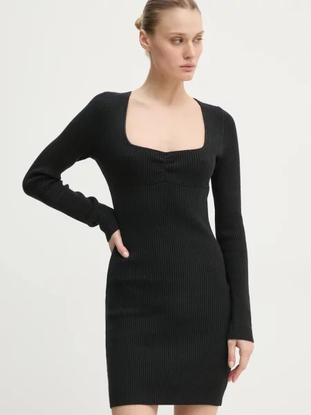 Рокля Hollister Co. къса с кройка по тялото черно