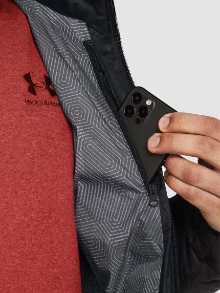 Пуховик Under Armour с капюшоном черный