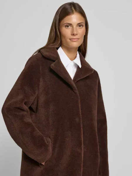 Płaszcz ze sztucznego futra w wyglądzie wełnianego kożucha Model VENUS' Oakwood