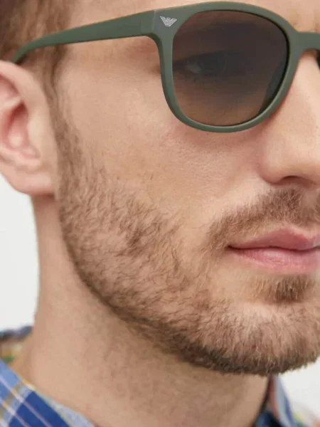 Солнцезащитные очки Emporio Armani зеленые